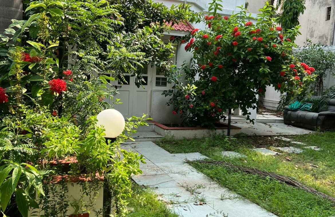 маша бабко picset 4 BHK Bungalow for Sell in Jodhpur, Satellite, Prerna Tirth Derasar Road,  Ahmedabad, Gujarat | RE/MAX Realty Solutions